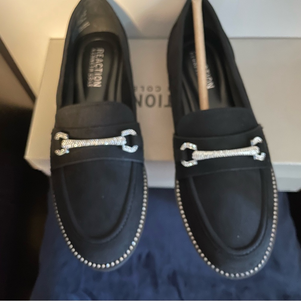 NWT Women’s Kenneth Cole Black Slip-On Loafers - Picture 2 of 5